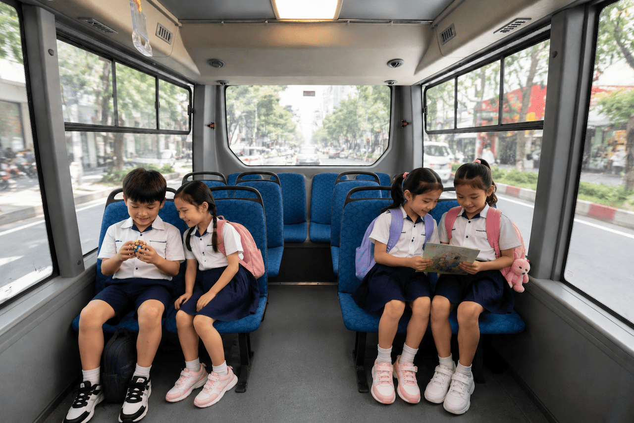 citybus-hoc-sinh-ngoi-trong-xe-1787125935.png