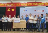 Đoàn Thanh niên Báo Người Lao Động hỗ trợ người dân, học sinh khó khăn ở Đông Đắk Lắk