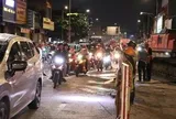 Kẹt xe đường Trường Chinh: Đi đường nào đỡ nhất?