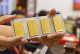 Giá vàng liên tục lao dốc, có nên đầu tư?