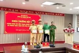 Quật ngã tên trộm ngay giữa cầu, tài xế xe ôm cùng 2 CSGT được khen thưởng