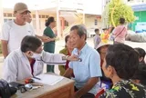 Mang yêu thương đến người dân vùng biển Đá Bạc