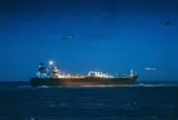 Phát hiện một tàu đang bị trừng phạt của Nga âm thầm di chuyển: Dừng đúng 12 tiếng tại cảng Na Uy, châu Âu lập tức nổ ra tranh cãi