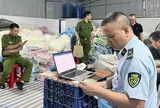 Khởi tố vụ án sản xuất băng vệ sinh giả quy mô hàng chục ngàn gói