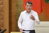 Thủ tướng: Kiểm soát chặt lộ trình tăng giá các mặt hàng, dịch vụ như y tế, giáo dục