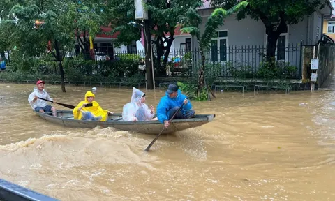 Cận cảnh hình ảnh Huế vẫn chưa thoát cảnh ngập lụt
