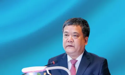 Chân dung Chủ tịch UBND tỉnh Khánh Hòa Trần Phong