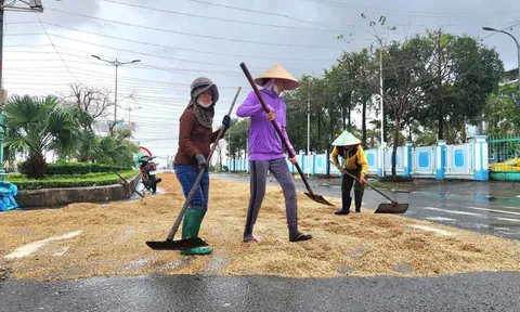 MIỀN TRUNG CẦN LẮM NHỮNG TẤM LÒNG SẺ CHIA: Vượt qua thời khắc khó khăn