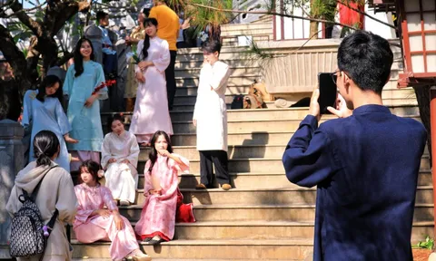 Giới trẻ TPHCM "lên đồ" chụp ảnh Tết sớm