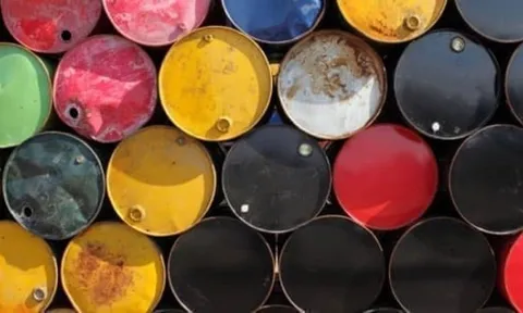 Giá xăng dầu hôm nay 14/2: Quay đầu đi lên 0