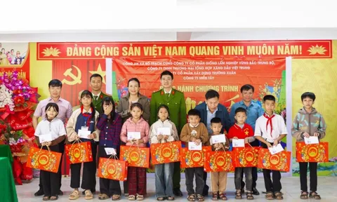 Hơn 10.000 suất quà Tết đến tay người khó khăn ở Quảng Trị