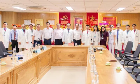 Tự hào, tri ân thầy thuốc Việt Nam