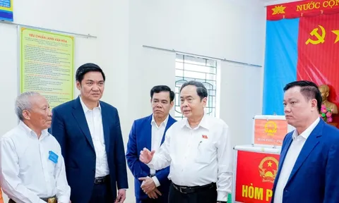 Chủ tịch Quốc hội kiểm tra công tác chuẩn bị bầu cử tại Nghệ An