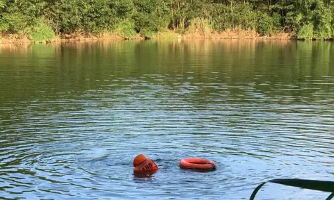 Đi câu cá, 2 học sinh tiểu học chết đuối thương tâm