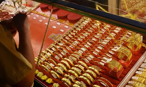 Giá vàng hôm nay, 3-3: Sụt giảm sâu