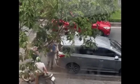 Va quẹt giao thông, rượt đuổi 'đánh hội đồng' tài xế ô tô ở TPHCM