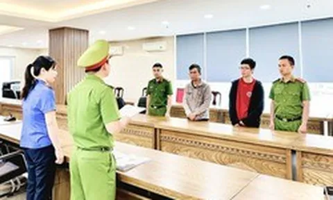 Thi hành lệnh bắt giam chủ hộ kinh doanh Trần Văn Hiếu 42 tuổi