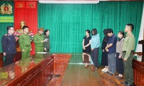 Ra lệnh bắt tạm giam giám đốc Nguyễn Thị Nhung cùng nhiều nhân viên môi giới bất động sản