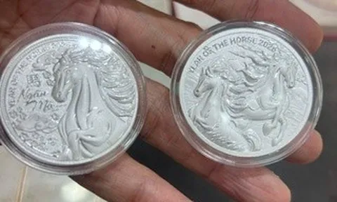 Giá bạc hôm nay 25-3: Tăng nhanh hơn vàng, xấp xỉ 3 triệu đồng/lượng