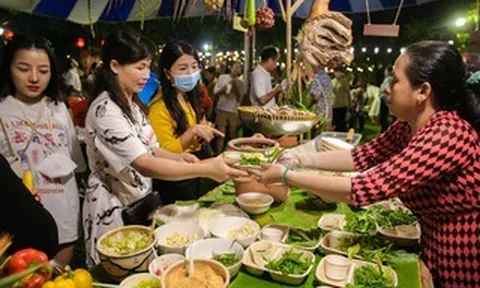 Kinh tế đêm TPHCM không chỉ là chợ đêm hay quán nhậu