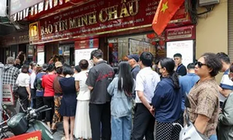Bảo Tín Minh Châu mở cửa trở lại, khách được mua tối đa 2 chỉ, nhận vàng ngay