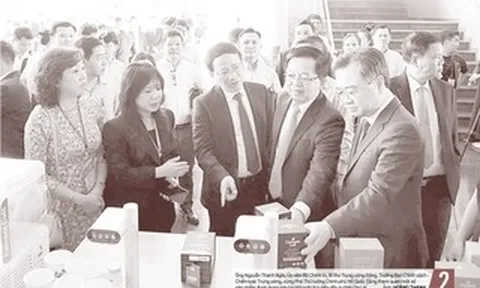 Báo in ngày 29-3: Quyền lực ảo, sa ngã thật