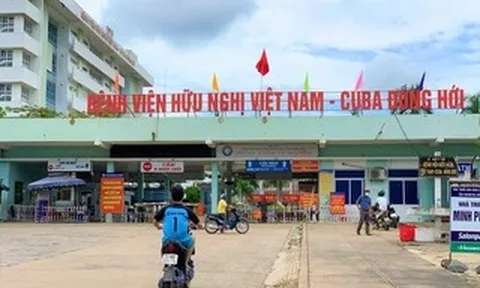 Chiếc ví chứa 46 triệu đồng đánh rơi trước cổng Bệnh viện Việt Nam - Cuba Đồng Hới
