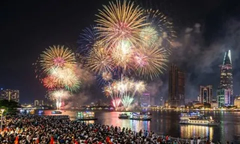 TPHCM bắn pháo hoa dịp 51 năm Ngày Giải phóng miền Nam, thống nhất đất nước