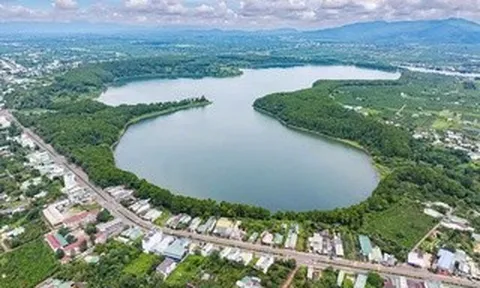 CÚ HÍCH NĂM DU LỊCH QUỐC GIA (*): Phong phú tour đại ngàn - biển xanh