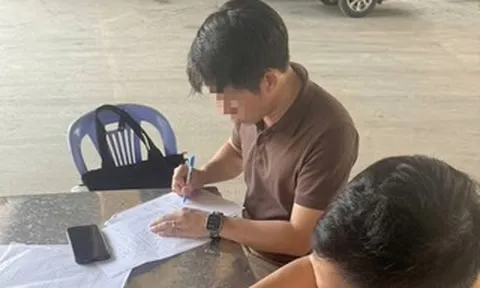 "Thót tim" với clip ô tô màu đen chuyển làn gây nguy hiểm trên cao tốc