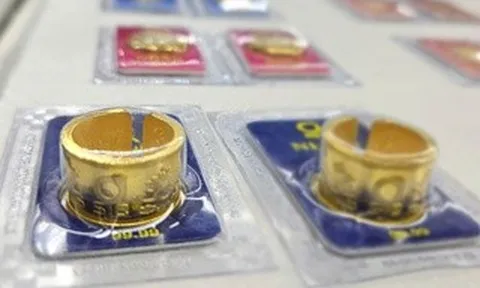 Sáng 9-4, vừa mở cửa, giá vàng miếng SJC, vàng nhẫn rớt thêm 4,5 triệu đồng