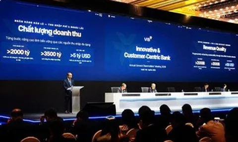 Chứng khoán bùng nổ, ngân hàng đầu tiên chốt chia cổ tức bằng tiền mặt năm 2026