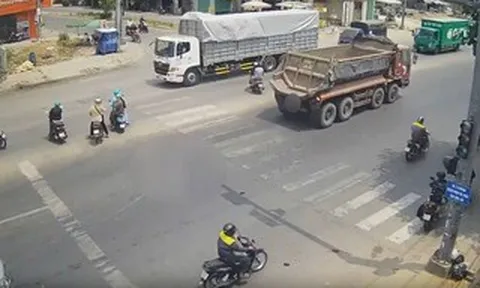 Xe ben va chạm xe máy trên Quốc lộ 13, cô gái tử vong tại chỗ