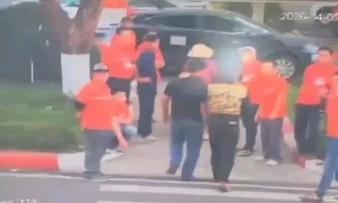 CLIP: Nhân viên điều phối xe bị hành hung trong khuôn viên sân bay