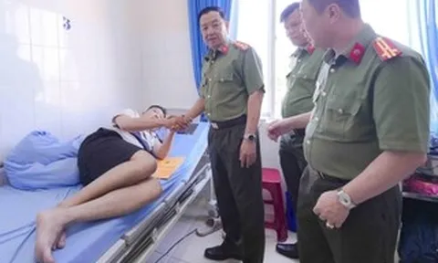 Đại uý Cảnh sát PCCC bị thương khi dập tắt đám cháy ở Đà Lạt