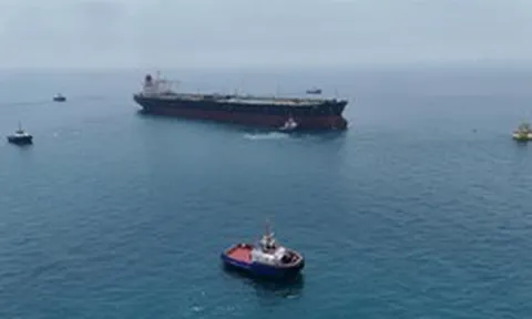 24h qua, bao nhiêu tàu có thể đi qua eo biển Hormuz?