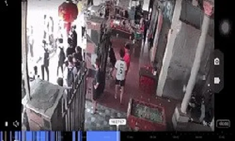 Nam sinh lớp 8 bị xịt chất lạ vào mặt trước cổng trường: Xác định nguyên nhân