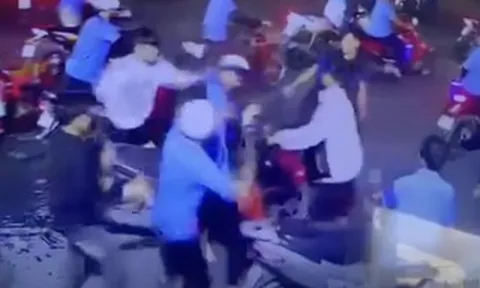 Nam công nhân bị đánh hội đồng trước công ty ở Đồng Nai