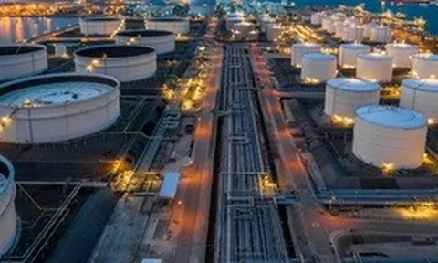 Giá xăng dầu hôm nay 28/4: Chạm mức cao nhất 2 tuần