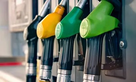 Giá xăng dầu hôm nay 26/4: Tiếp tục diễn biến trái chiều