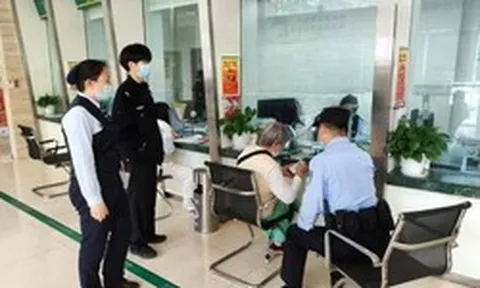 Tài khoản có 300 giao dịch tới 5 tỷ đồng nhưng không có nội dung chuyển khoản: Công an điều tra người phụ nữ sinh năm 1954