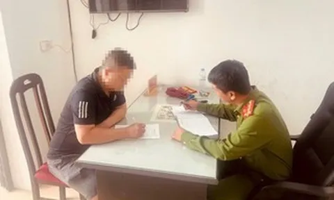 Con học tiểu học mâu thuẫn với bạn, nam phụ huynh hành hung người phụ nữ 58 tuổi