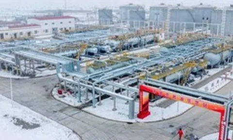 5 đại công xưởng nhận đặc quyền chưa từng có: Dòng dầu khổng lồ từ Trung Đông đang hướng thẳng về tọa độ này