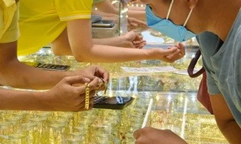 Giá vàng hôm nay 5-5: Sụt giảm rất mạnh