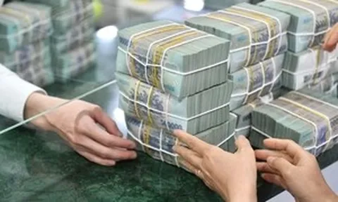 Tiền gửi vào ngân hàng giảm, áp lực nợ xấu gia tăng