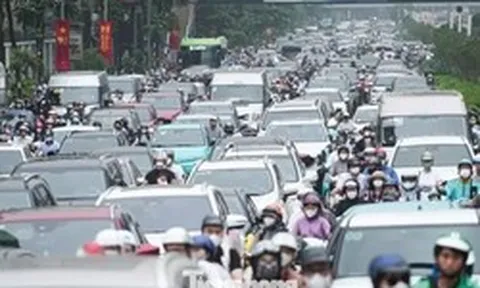 Giao thông hỗn loạn ngày đầu phân luồng nút La Thành - Nguyễn Chí Thanh
