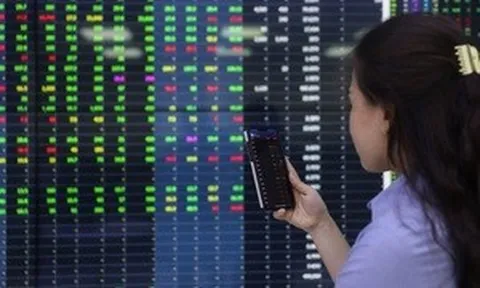 Chứng khoán ngược dòng ngoạn mục, thoát phiên giảm sâu hơn 50 điểm