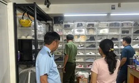 TPHCM: Phát hiện cửa hàng bán giày thể thao giả, trị giá hơn nửa tỉ đồng