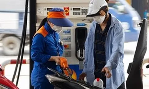Giá xăng dầu đồng loạt giảm, nhiều nhất gần 1.400 đồng/lít