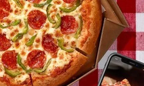 Một chuỗi pizza nổi tiếng sắp phải bán mình, doanh số lao dốc 10 quý liên tiếp